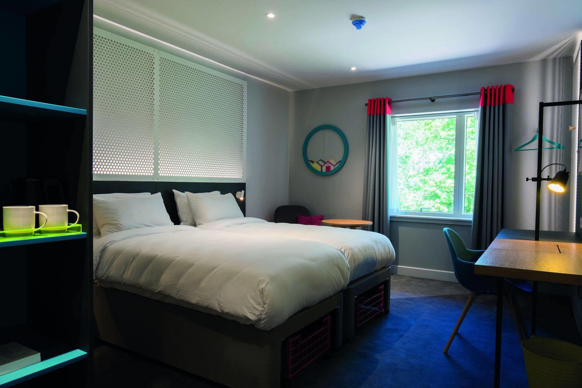 Lodge At Solent Fareham Extérieur photo